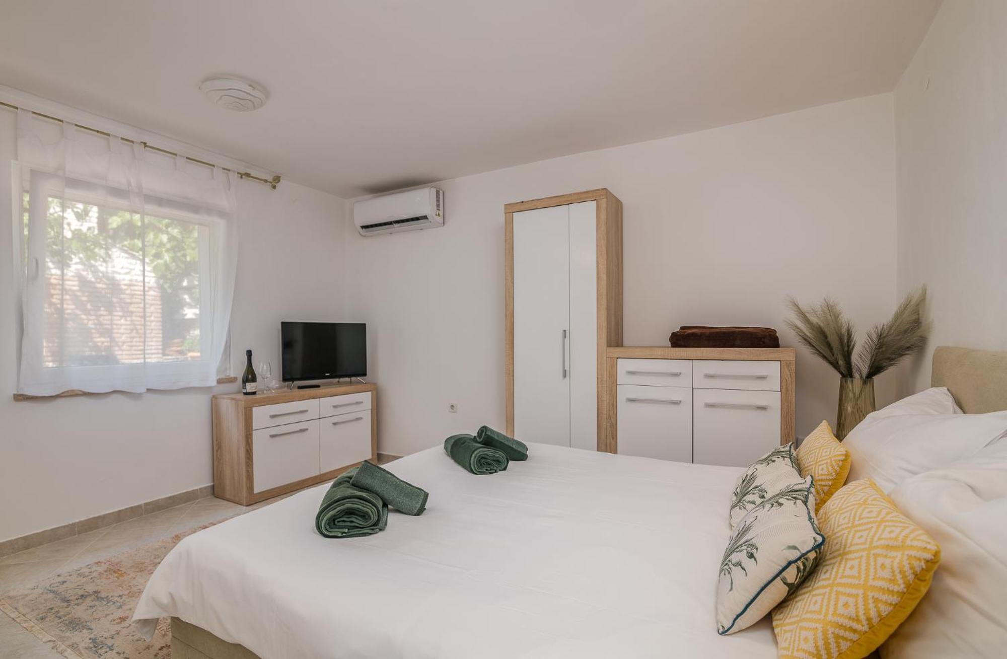 Apartments Stella & Luna คิร์ก ภายนอก รูปภาพ