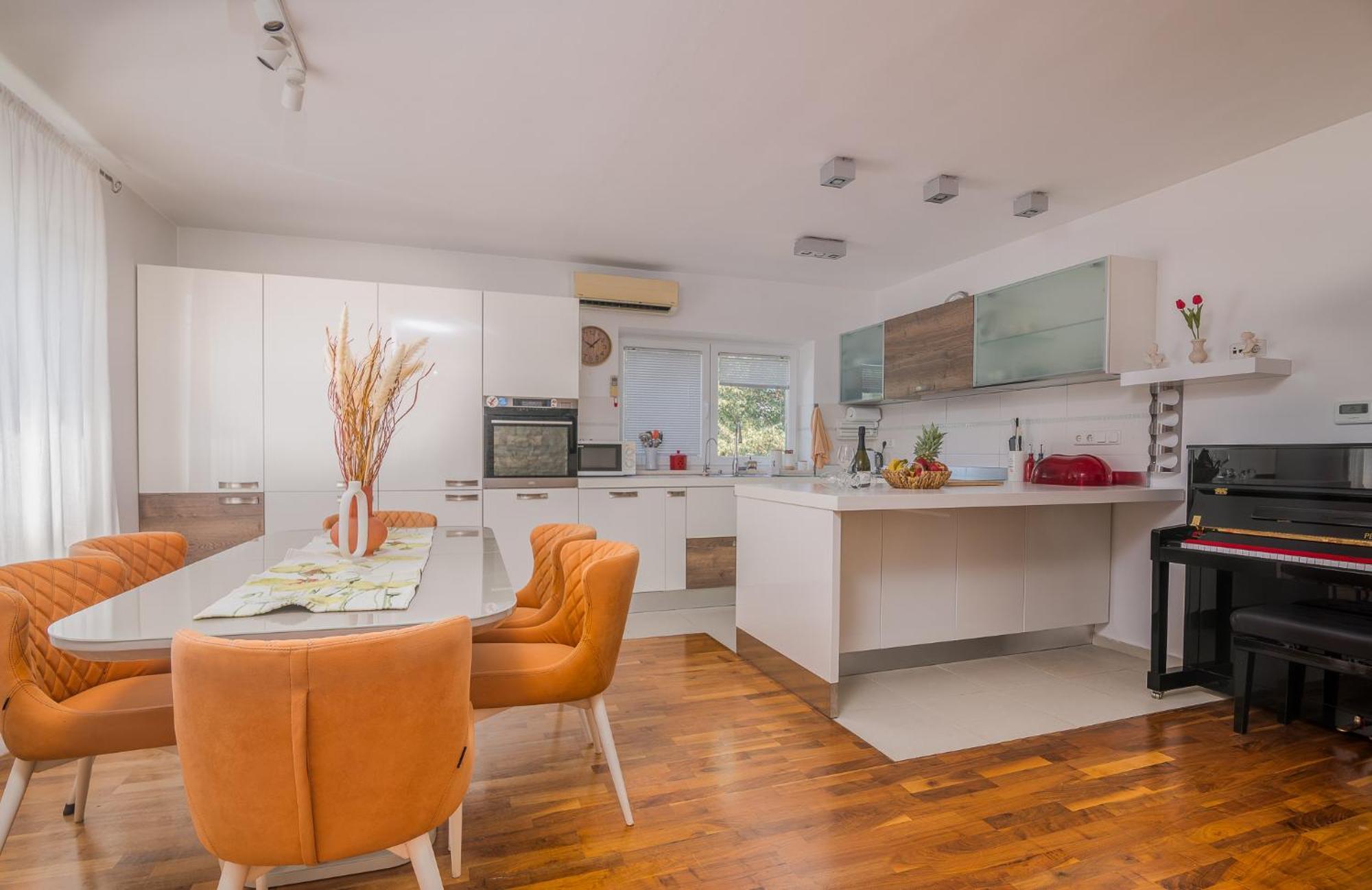 Apartments Stella & Luna คิร์ก ภายนอก รูปภาพ
