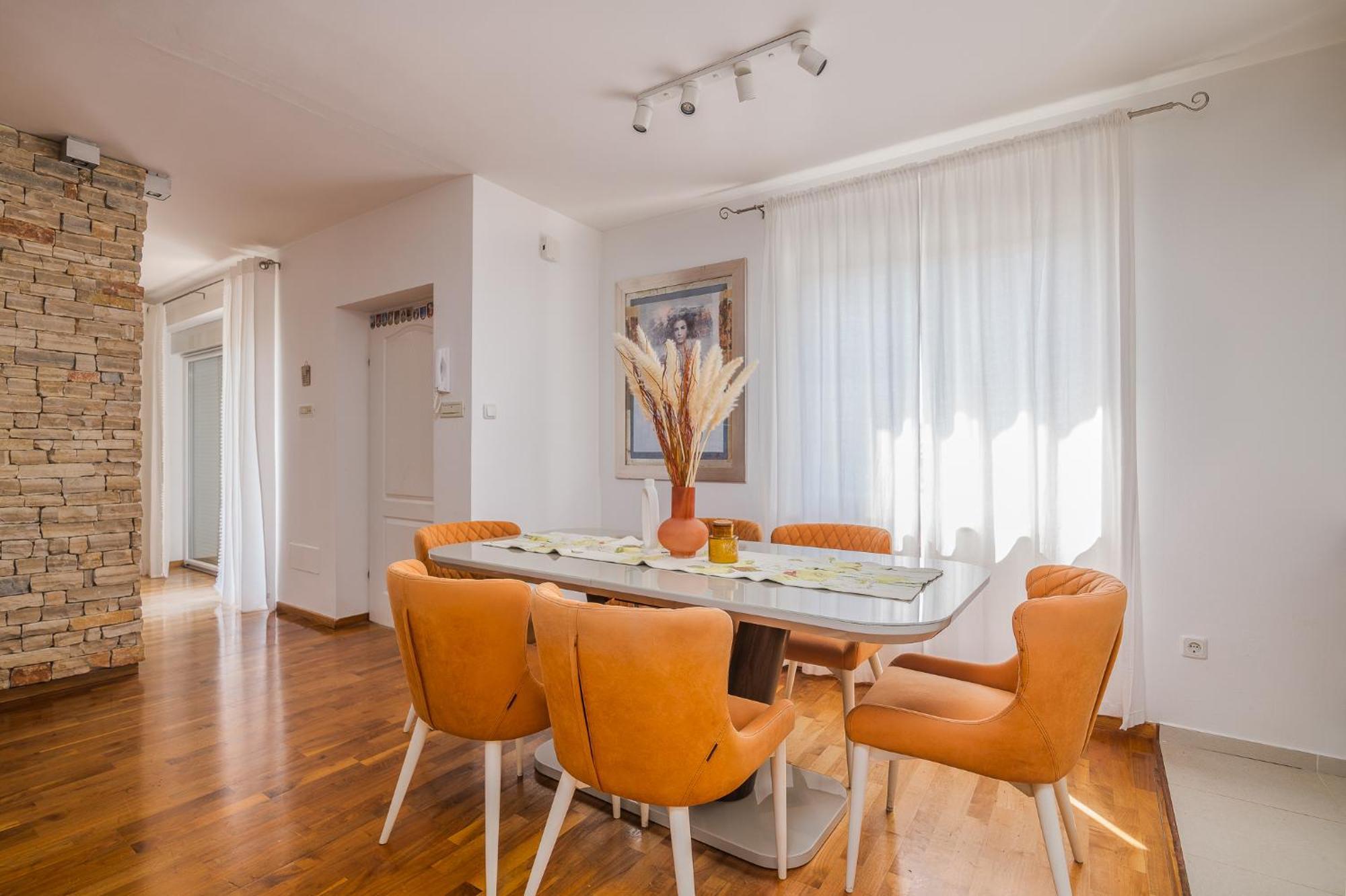 Apartments Stella & Luna คิร์ก ภายนอก รูปภาพ
