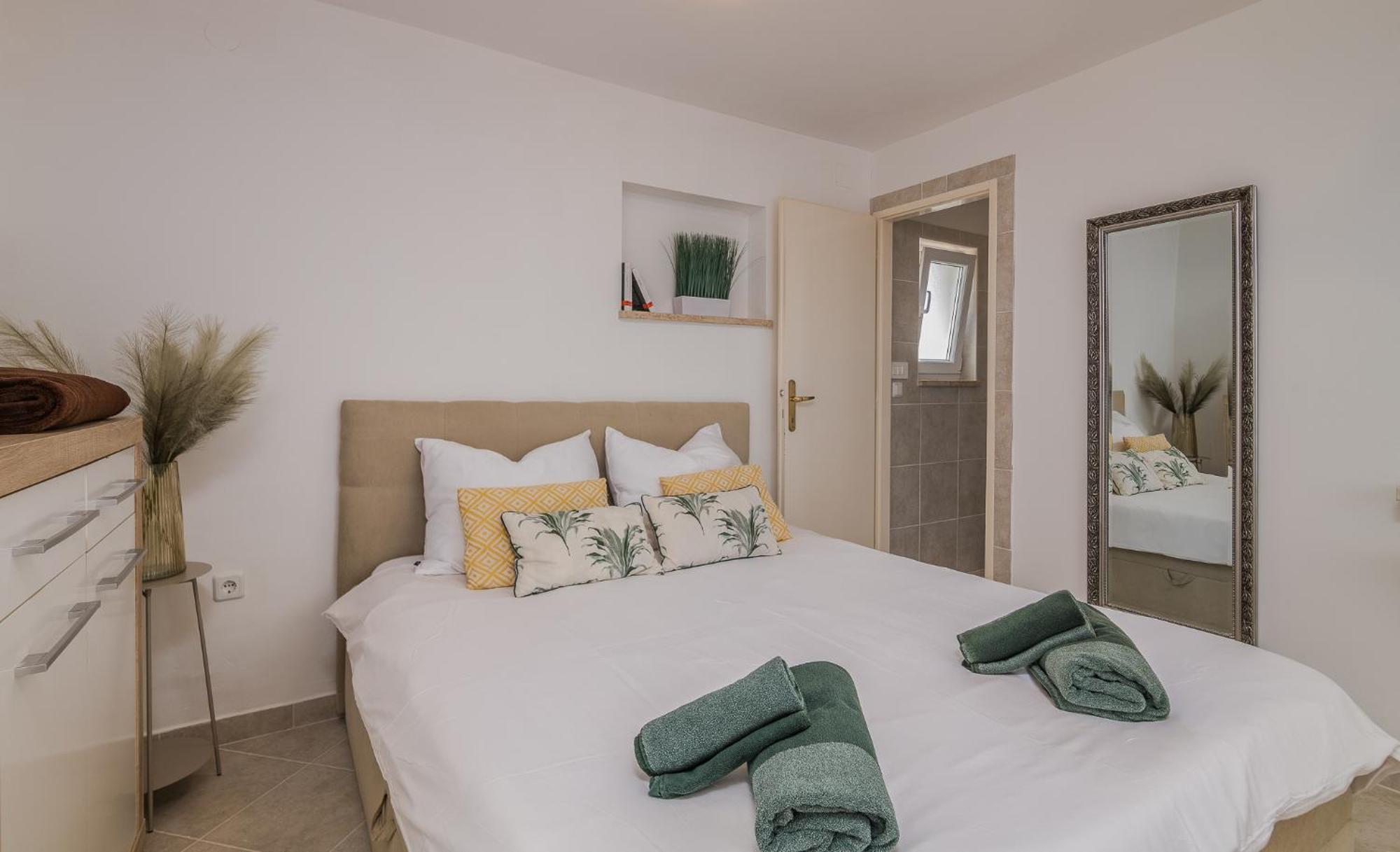 Apartments Stella & Luna คิร์ก ภายนอก รูปภาพ