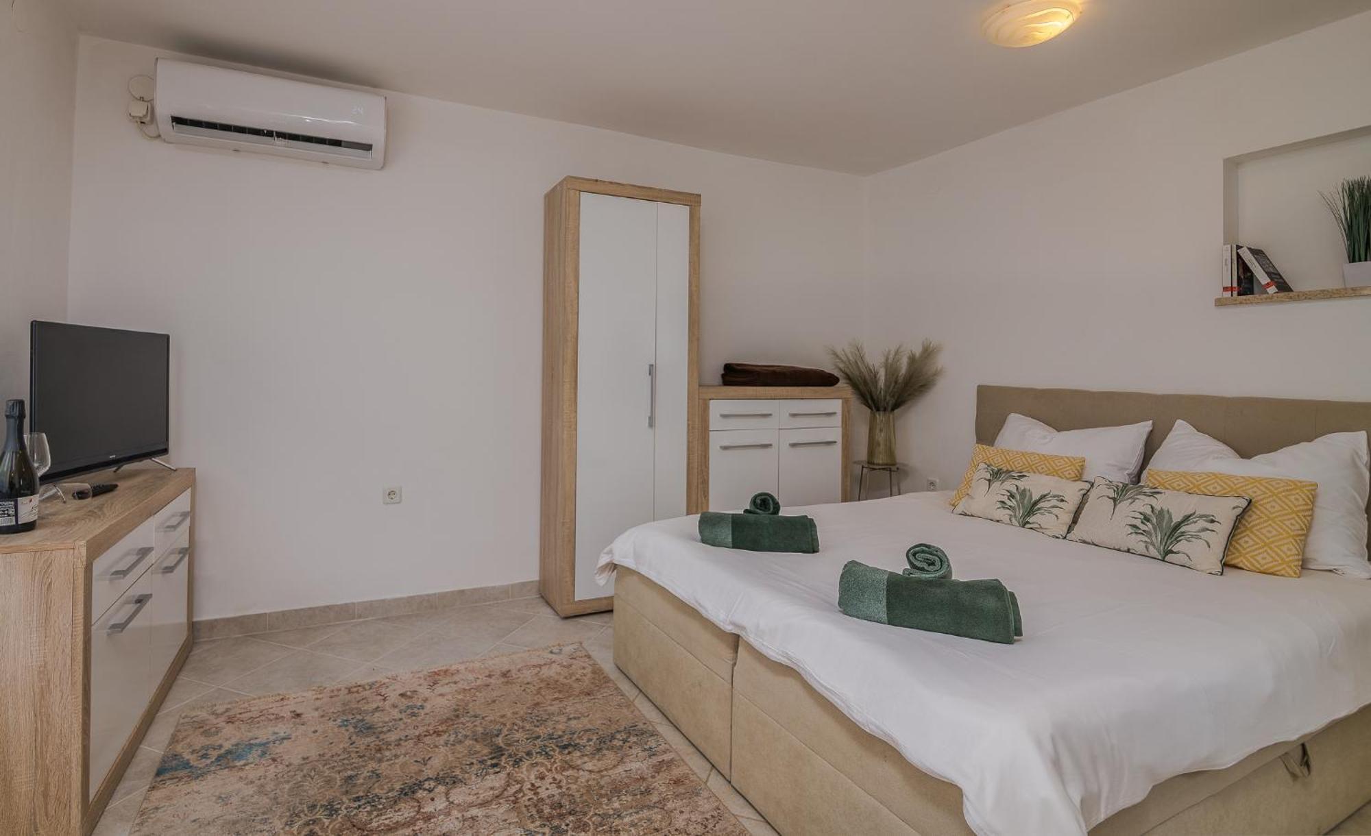 Apartments Stella & Luna คิร์ก ภายนอก รูปภาพ