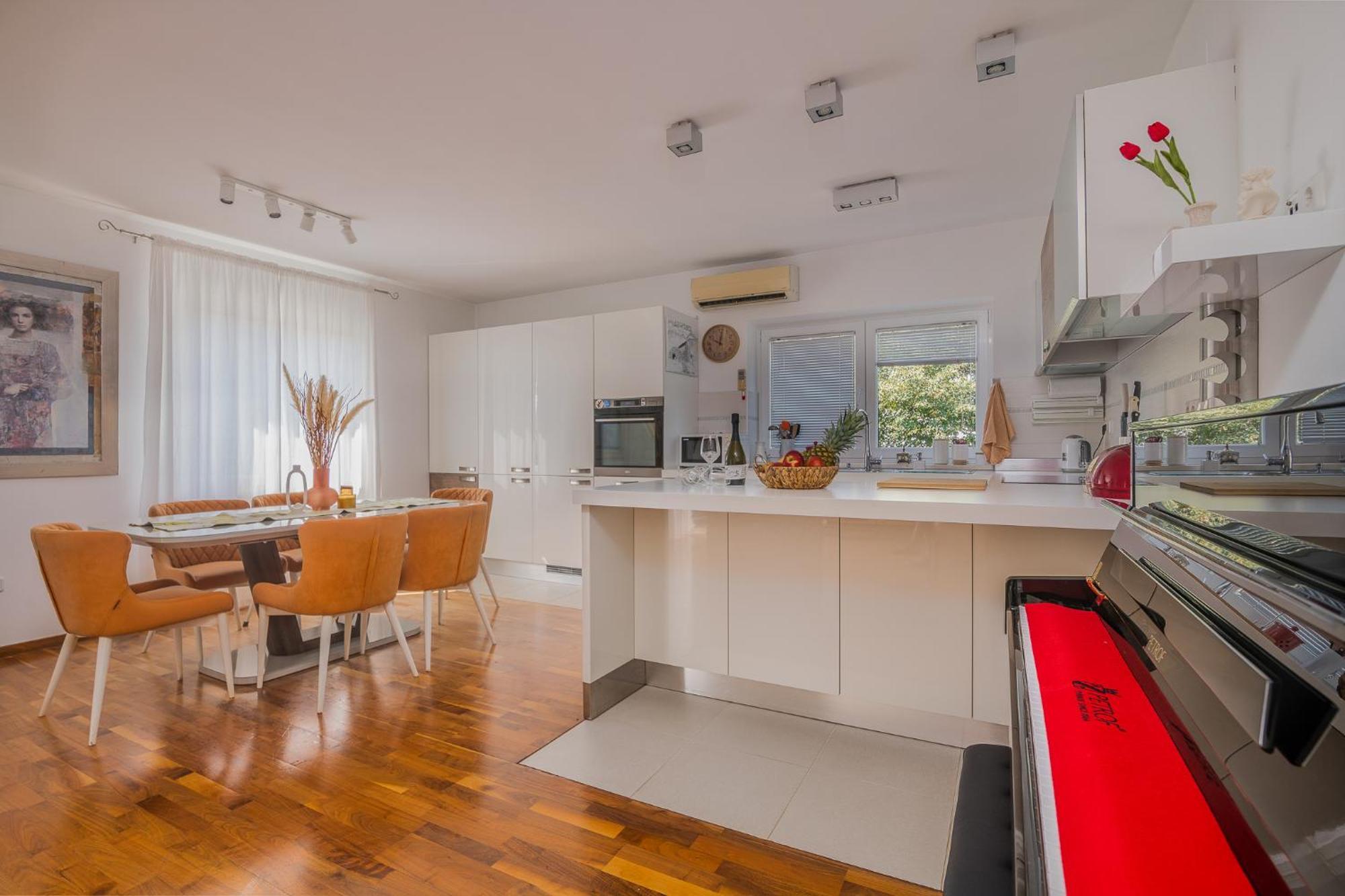 Apartments Stella & Luna คิร์ก ภายนอก รูปภาพ